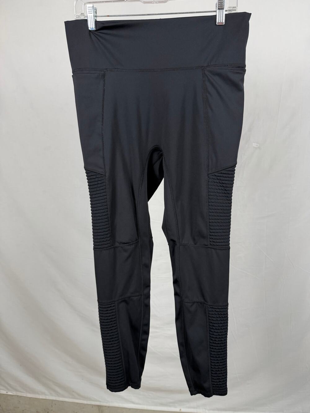 Fabletics Black Moto Athletic Leggings Size XXL/1X Plus Pre-Owned